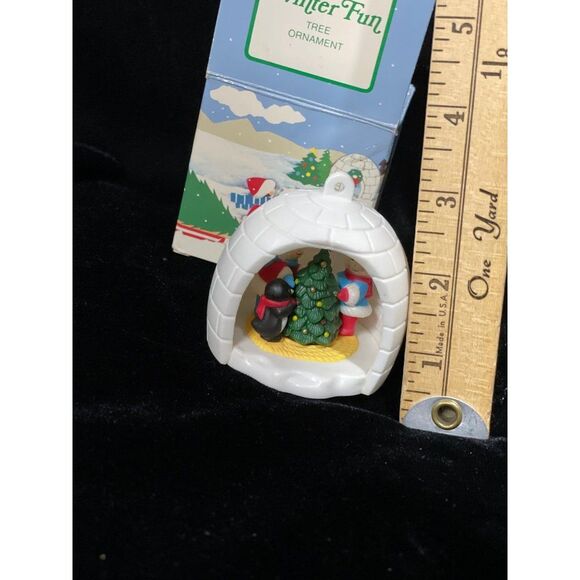 Avon Vintage 1983 Igloo plastic 3” ornament - Picture 11 of 11